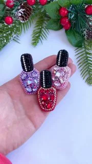 Брошь мастеру маникюра