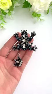 Брошь «Лягушка»