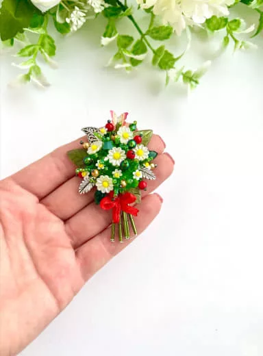 Розыгрыш брошей