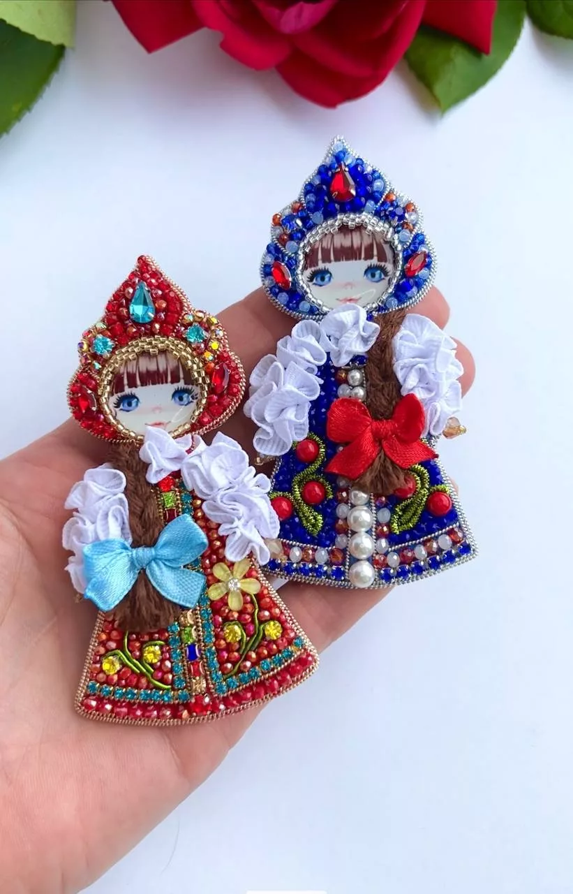 Подборка авторских брошей