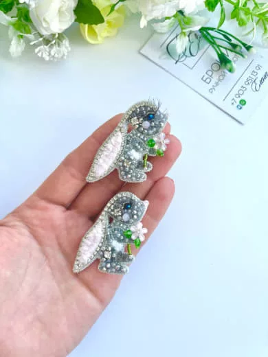 Броши: Зайка и Зайчик