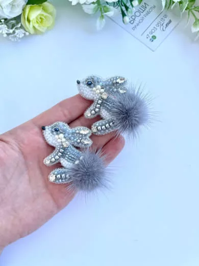 Броши: Зайка и Зайчик