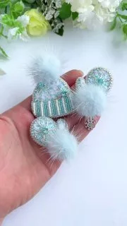 Броши: Рукавичка, Шапочка и Варежка