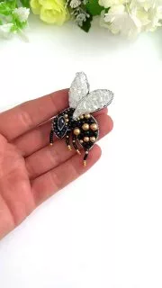 Публикация с фото броши