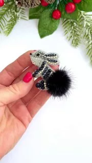 Броши: Кролик, Зайчик и Символ года