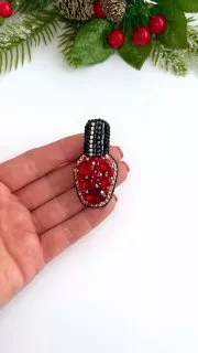 Брошь «Лак для ногтей»
