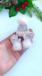 Броши: Рукавичка, Шапочка и Варежка