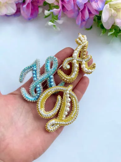 Брошь «Буква»