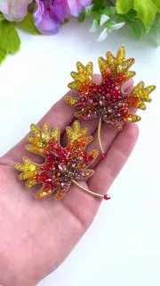 Брошь «Кленовый лист»