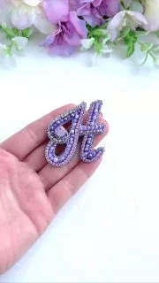 Броши: Букван и Инициалы