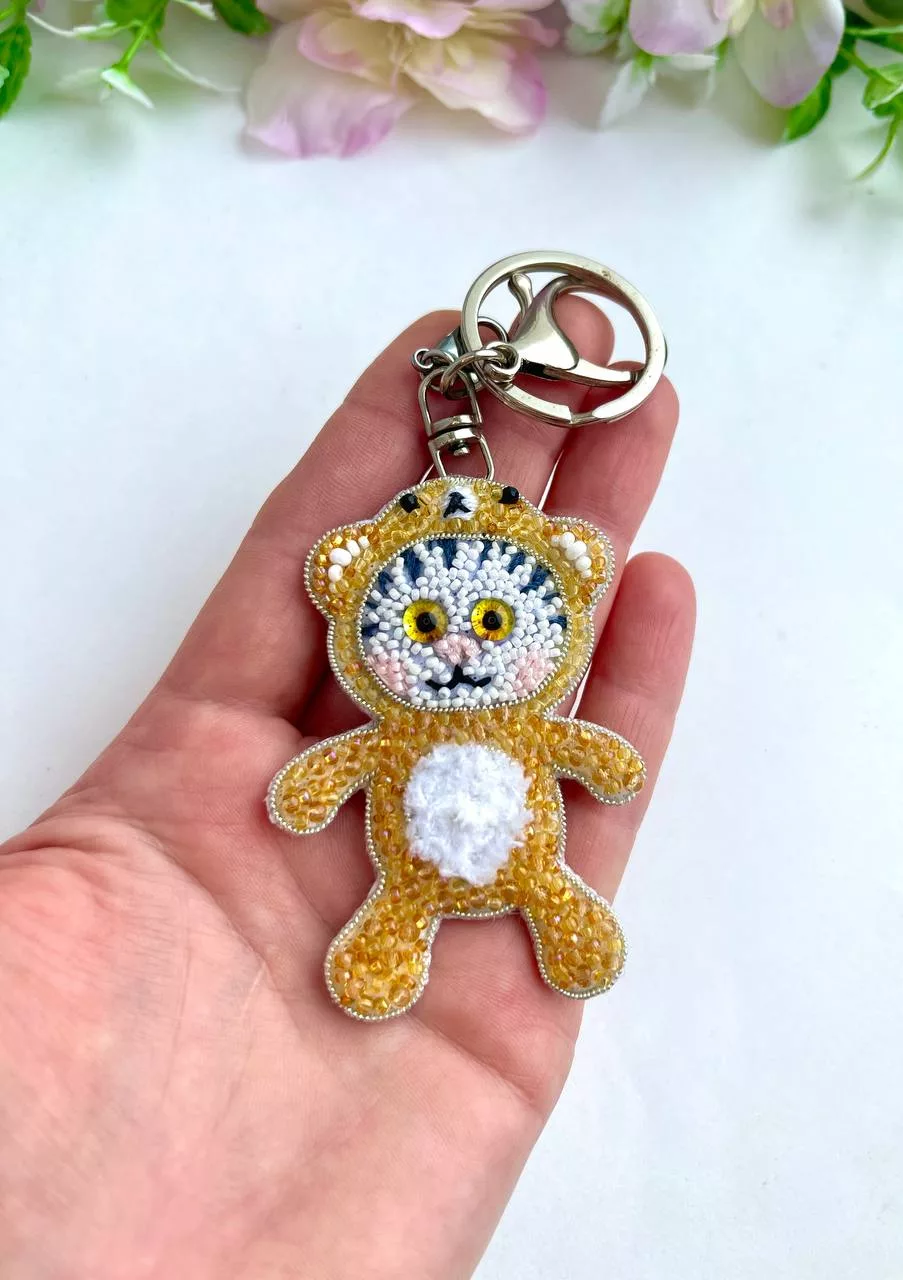 Брошь по мотивам мягкой игрушки