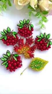 Подборка осенних брошей: Рябина и листья