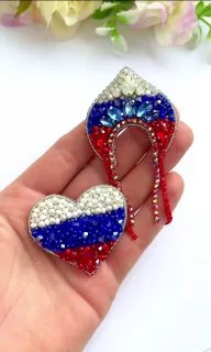 Броши: Флаг, Кокошник и Россия