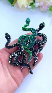 Броши: Змея и Символ 2025