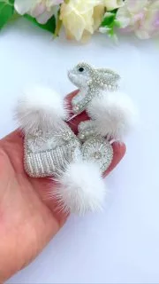 Броши: Шапка, Рукавичка и Кролик