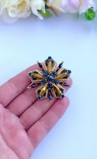 Броши: Снежинка и Звезда