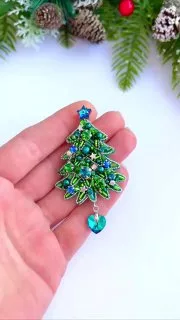 Броши: Елочка и Яркая брошь