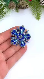 Броши: Снежинка и Звезда