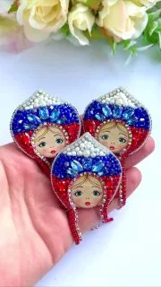 Броши: Флаг, Кокошник и Россия