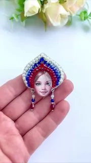 Броши: Флаг, Кокошник и Россия