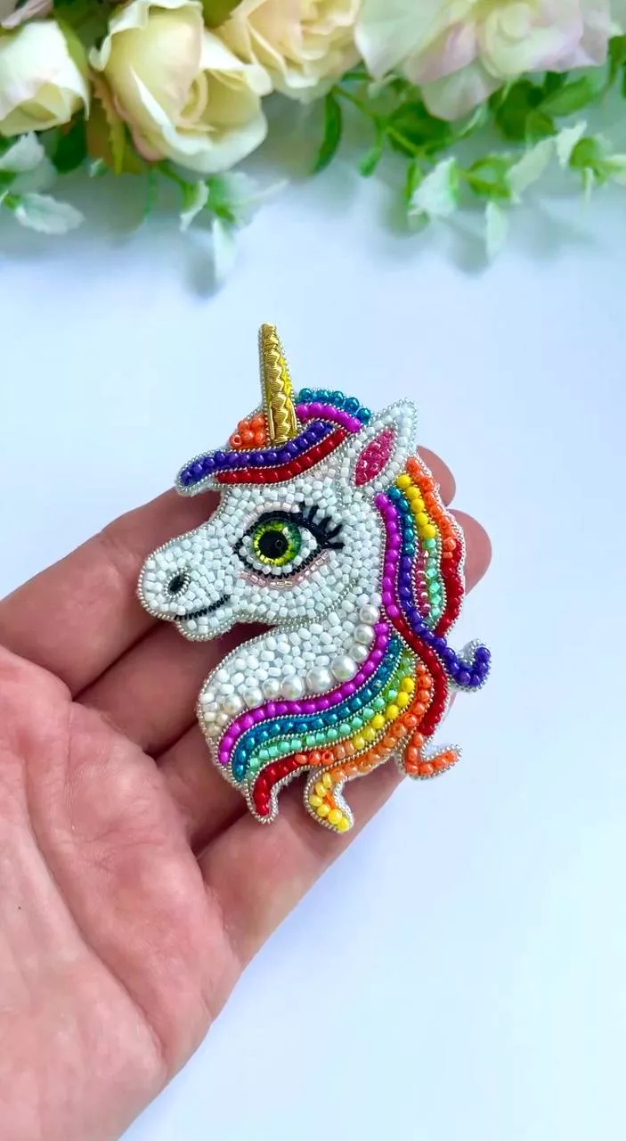 Броши: Единорог и Конь