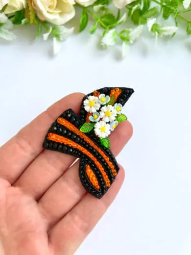 Броши: 9 Мая и Георгиевская лента