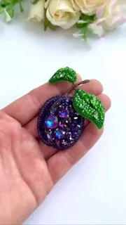 Брошь «Слива»