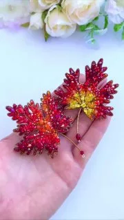 Брошь «Кленовый лист»