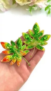 Брошь «Кленовый лист»