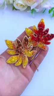 Брошь «Кленовый лист»