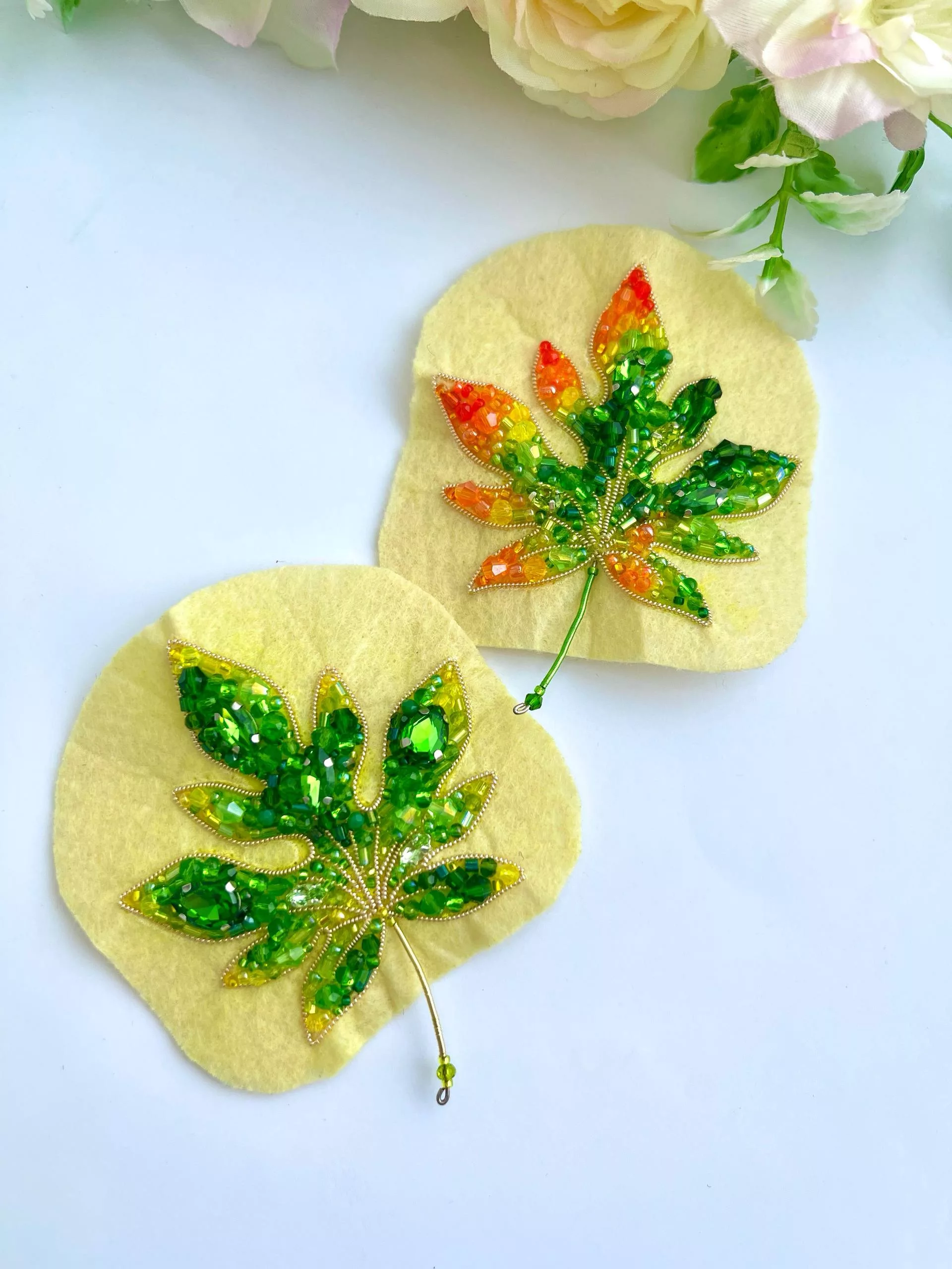 Процесс создания броши «Кленовый лист»