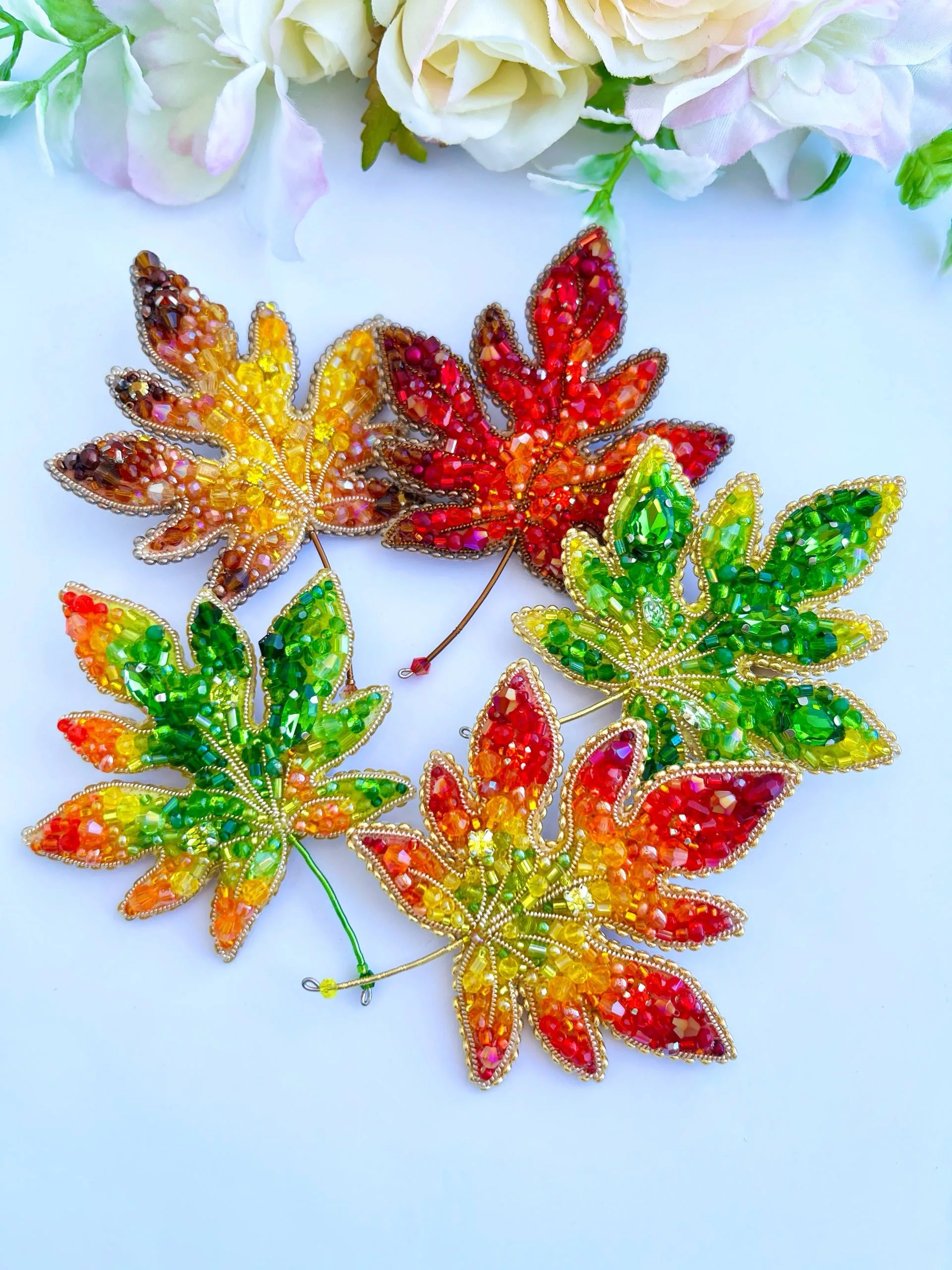 Брошь «Кленовый лист»