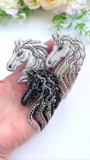 Броши: Лошадь, Конь и Символ года