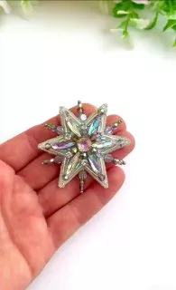 Броши: Снежинка и Звезда