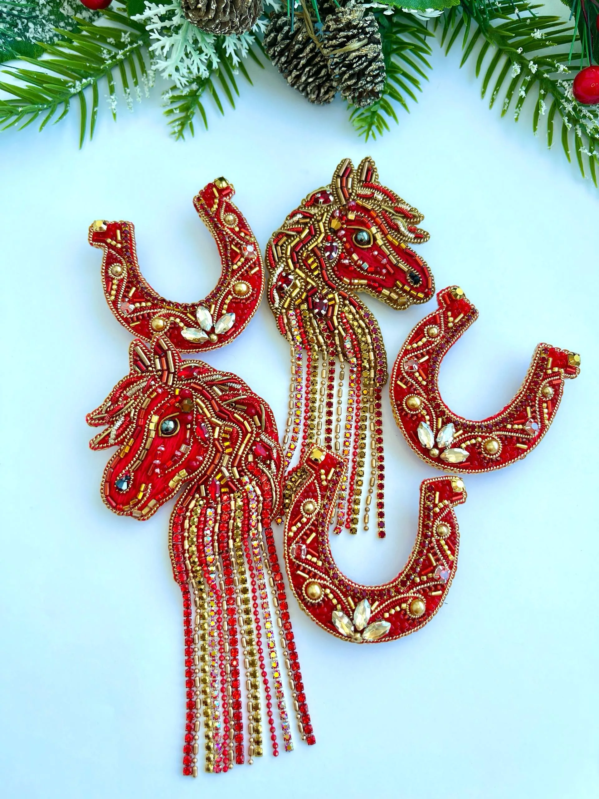 Броши: Лошадь, Подкова и Конь