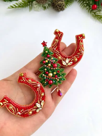 Броши: Елка, Подкова и Ноаогодняяброшь