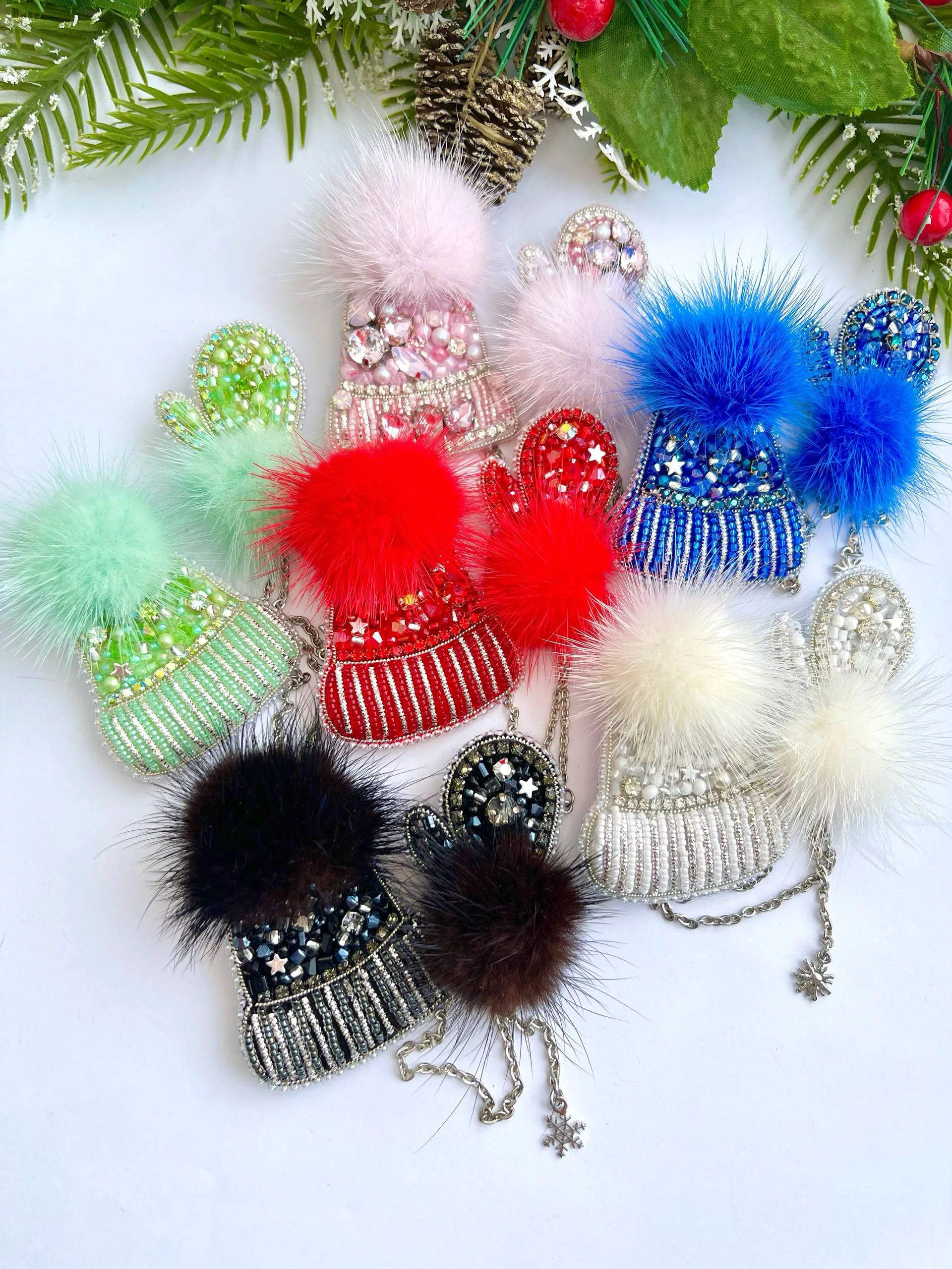 Новогодняя брошь