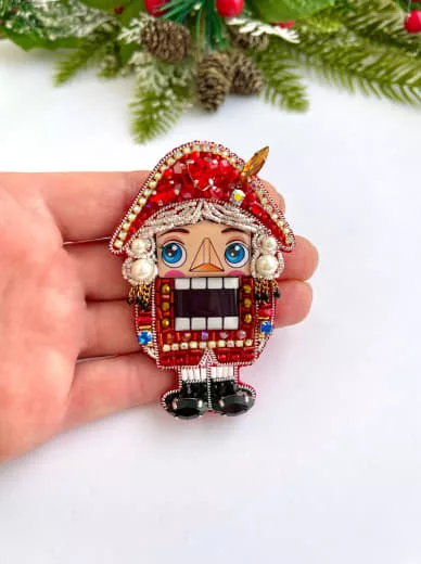 Брошь «Щелкунчик»