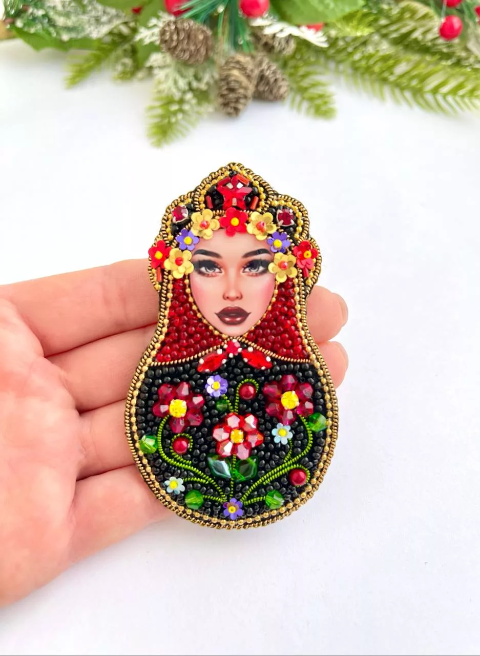 Брошь «Матрешка»