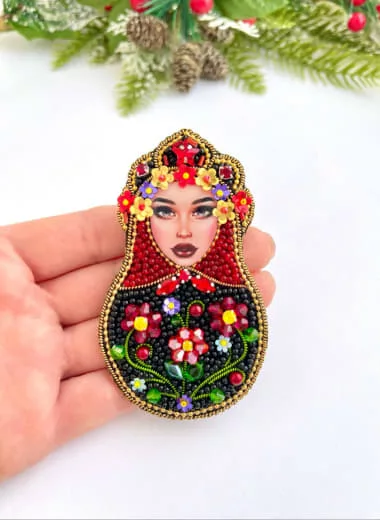 Брошь «Матрешка»